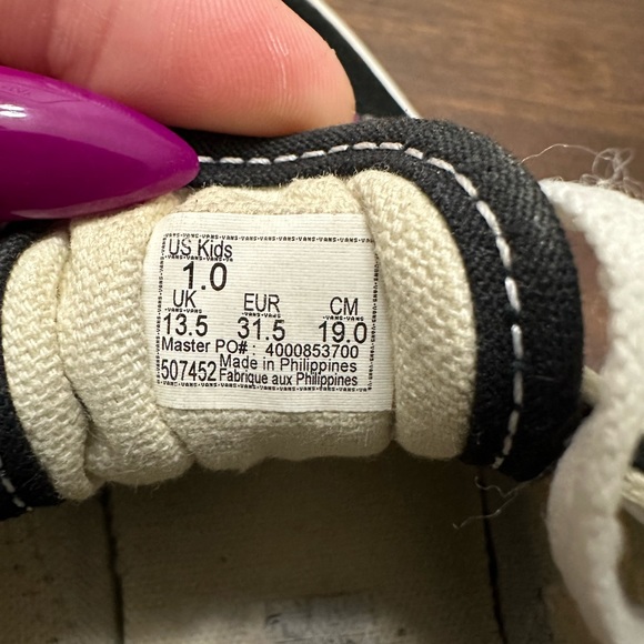 Black and white checkered vans 🖤🤍 - Picture 3 of 5